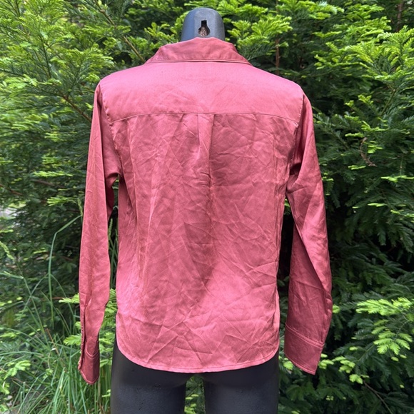 NWT Abercrombie & Fitch Silkie Long Sleeve Button up Top Dusky Pink size XS - Picture 5 of 11